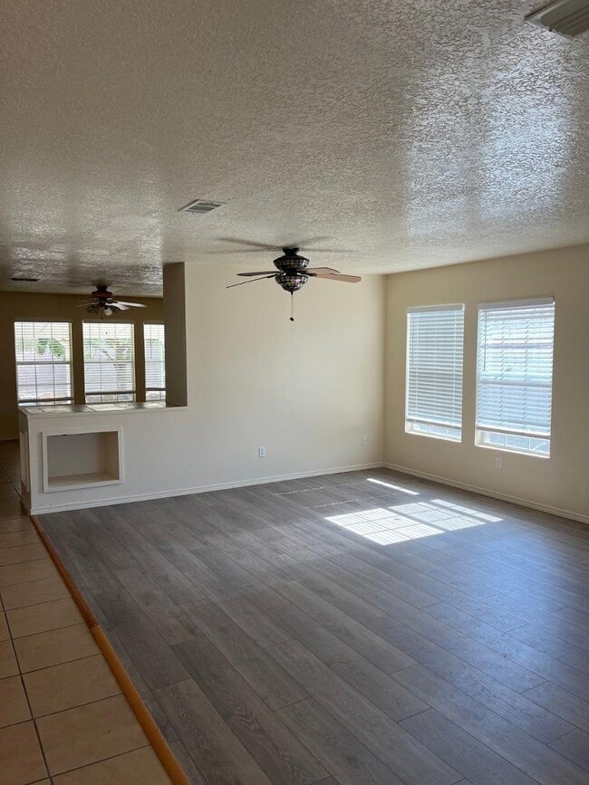 Photo - 4727 Sandpoint Rd NW