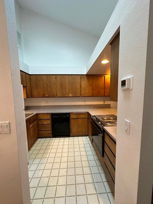 Photo - 2 Bedroom, 1 1/2 bath Townhome