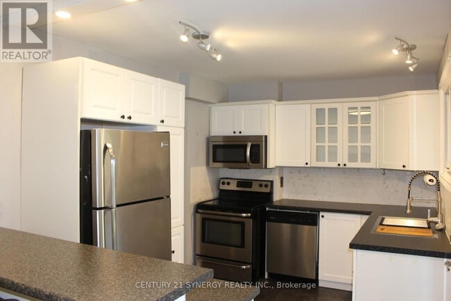 Photo - 241 Wilfred Crescent