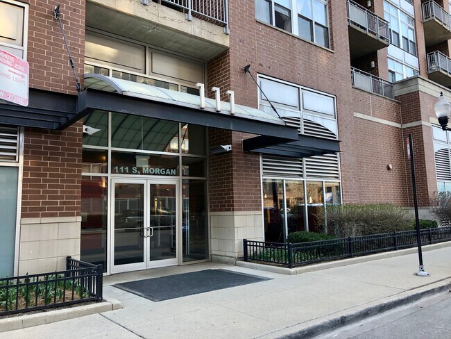 Building Photo - 111 S Morgan St Unit 824 Rental