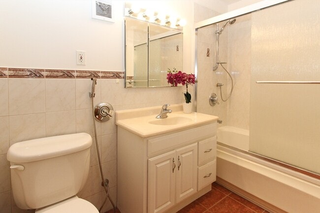 Photo - 53 Paul St Unit 16
