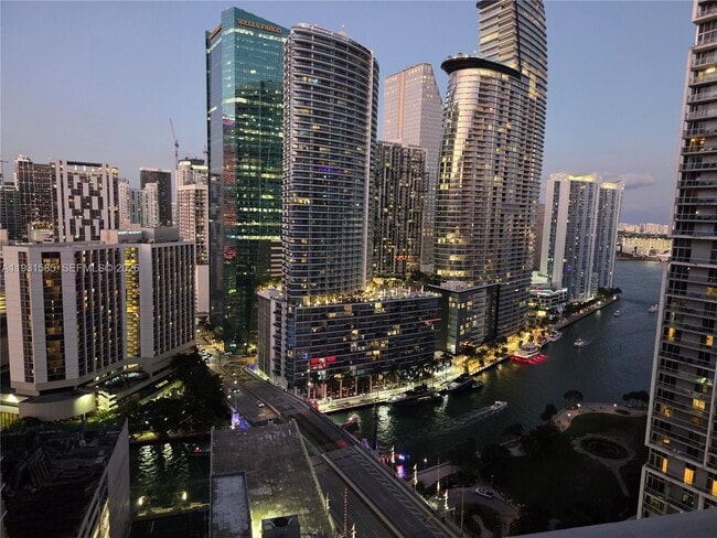 Building Photo - 500 Brickell Ave Unit 3105