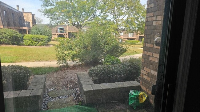 Photo - 729 Limerick Ln Unit 1B