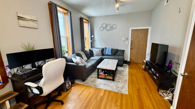 Photo - 1368 W Evergreen Ave Unit 2M