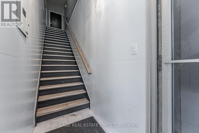 Photo - 73 King St E Unit 1