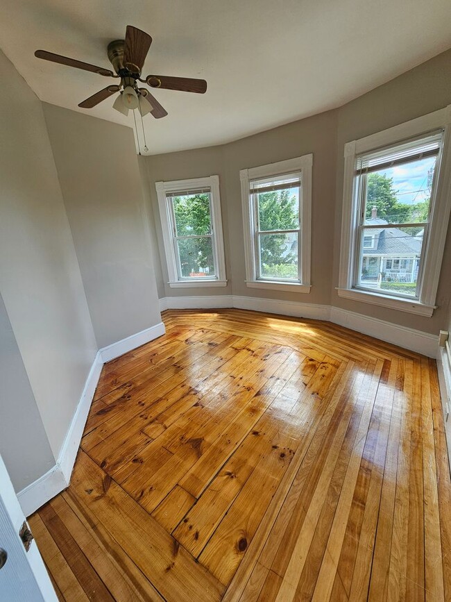 Building Photo - 58-60 Arlington St Unit 60-2