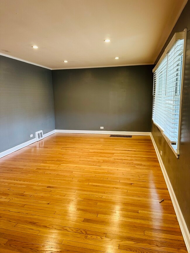 Photo - 3850 W 81st St