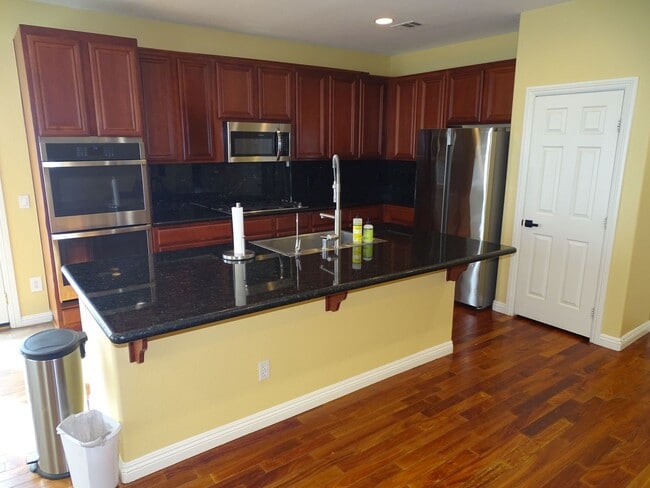 Photo - West Summerlin 5 Bedroom, Bed & Full Bath 1st Floor, Beauty