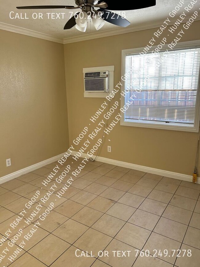 Photo - 15530 Hesperia Rd Unit D