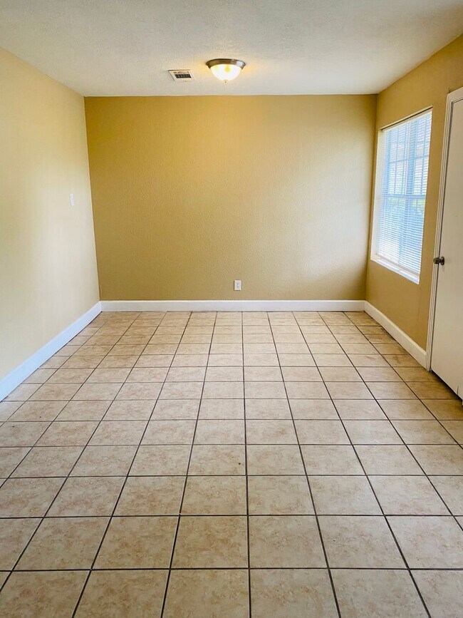 Photo - 5535 S Kenneth Ave