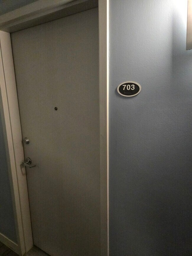 Photo - 811 W 15th Pl Unit 703
