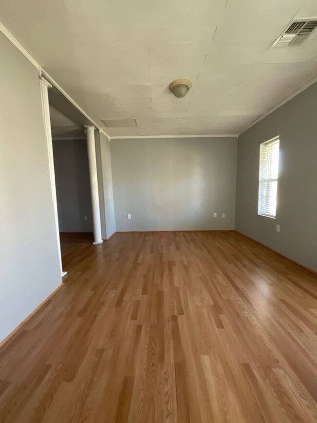 Photo - 623 NW 2nd St