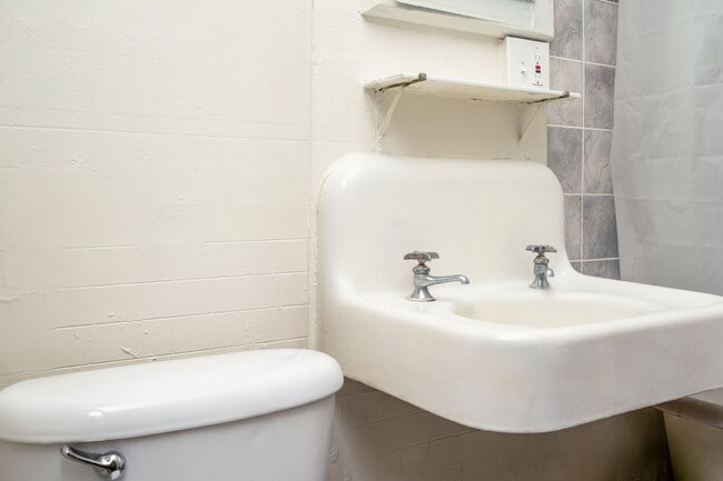 Photo - 1910 1st Ave S