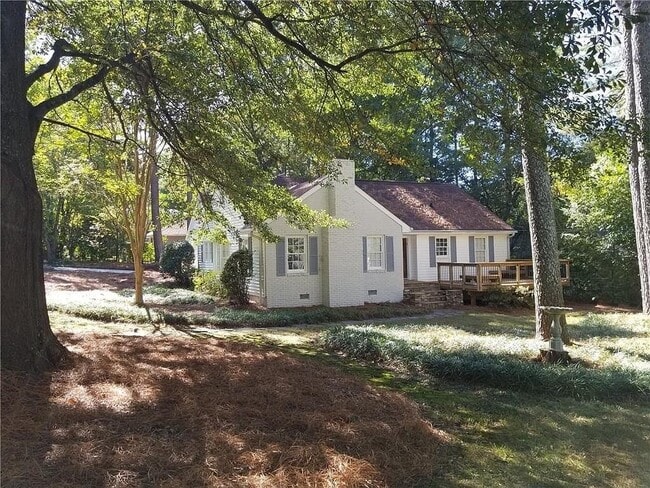 Building Photo - 955 Northrope Dr NE