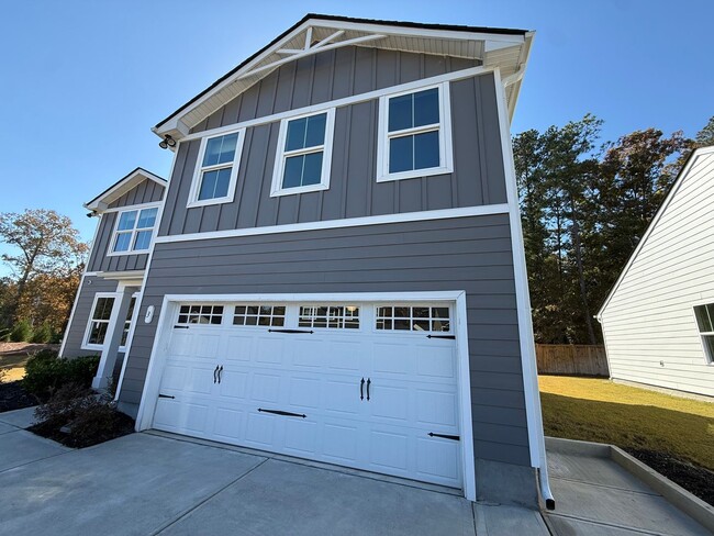 Photo - 4 Bedrooms, 2.5 Bathrooms - Home in Armuchee!