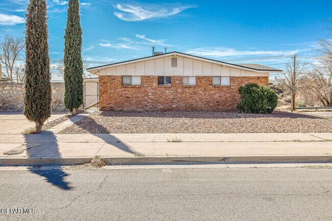 Photo - 524 Balboa Rd