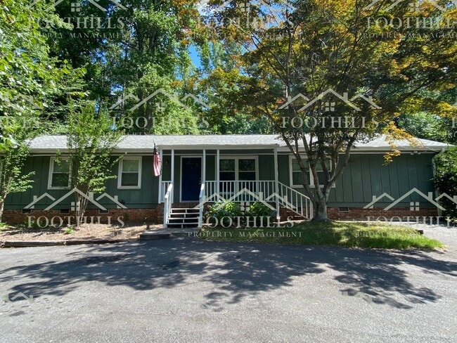 Building Photo - 3-bedroom, 2-bath home located in Pendleton