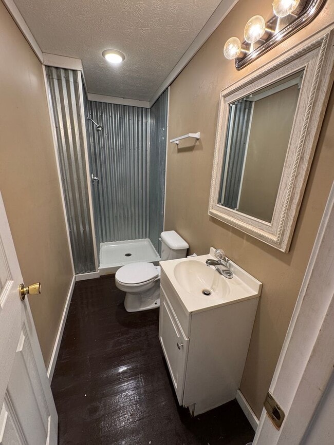 Photo - 717 Washington St NW