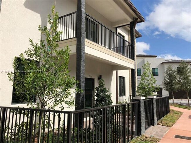 Photo - 4937 NW 84th Ave