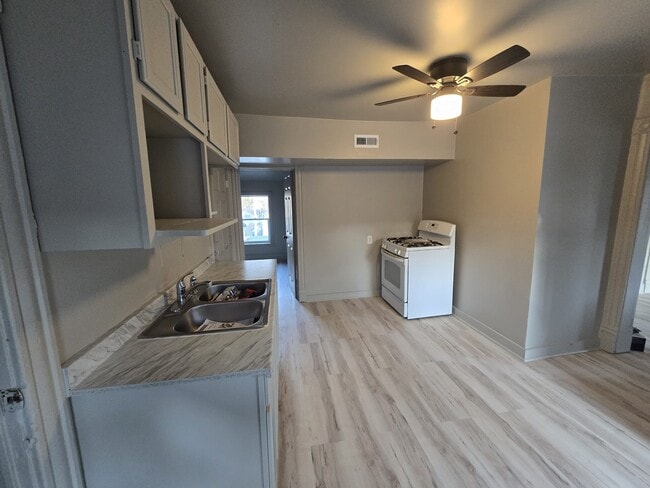 Photo - 1230 Cherry St Unidad Second Floor