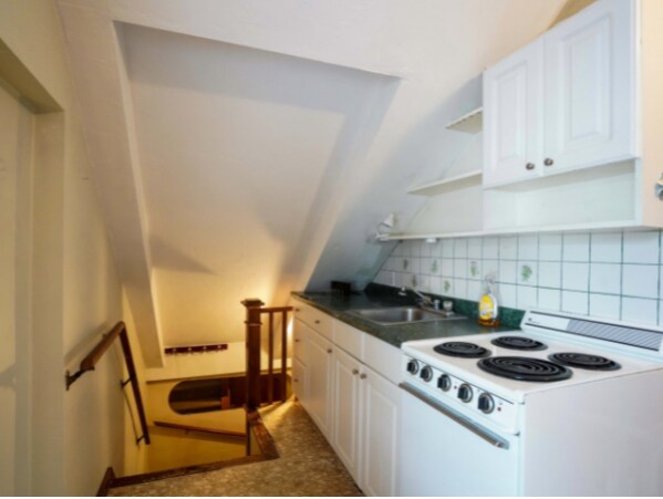 Photo - 24 Oak Square Ave Unit 3