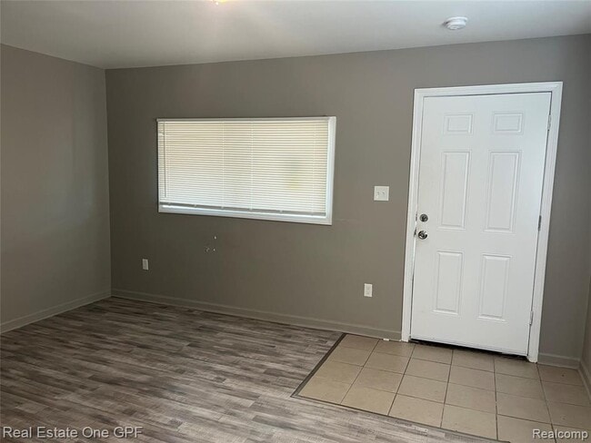 Photo - 21431 La Salle Blvd