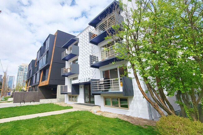 Photo - Mount Royal 17th