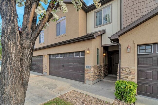Photo - Beautiful Orem Townhome