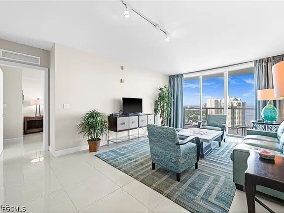 Photo - 3000 Oasis Grand Blvd Unit 2402