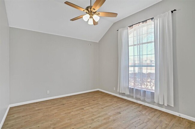 Photo - 180 Harris Dr