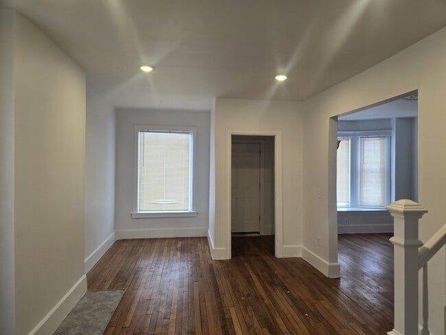 Photo - 633 Westminster St