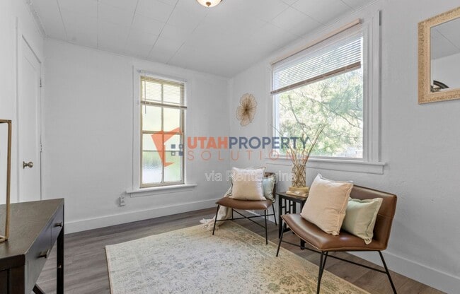 Photo - 2263 S Green St