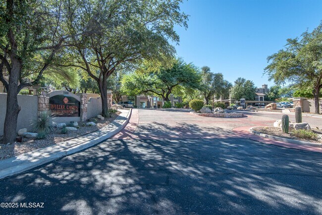 1500 E Pusch Wilderness Dr Unit 13205