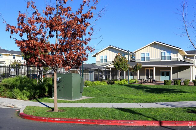 Photo - Vineyard Crossings