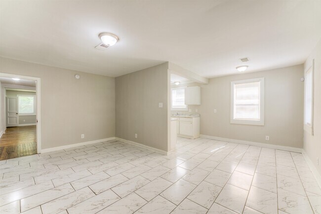 Photo - 1778 Edward Ave