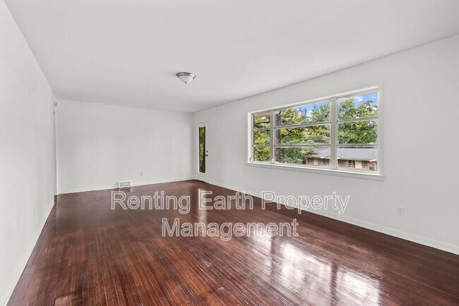 Photo - 1133 Woodslee St