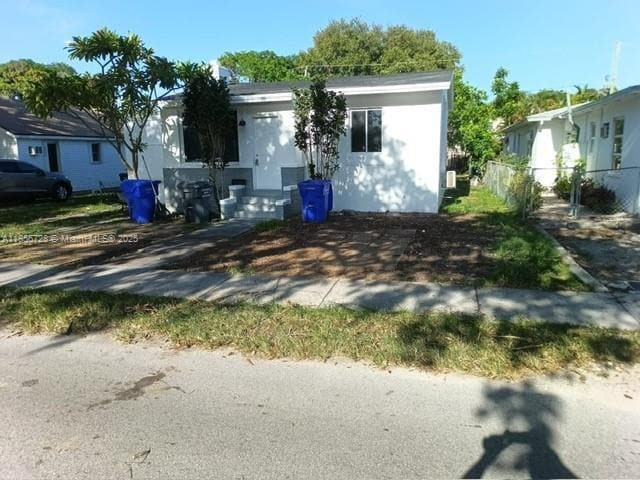 Building Photo - 1123 N 17th Ct Unit 2 Rental