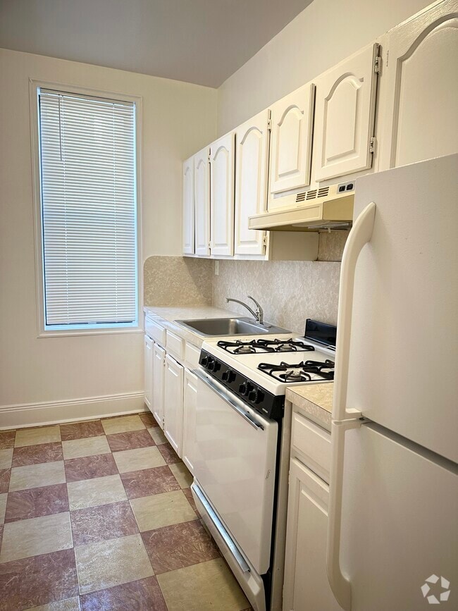 Building Photo - 2545 32nd St Unit 1 Rental