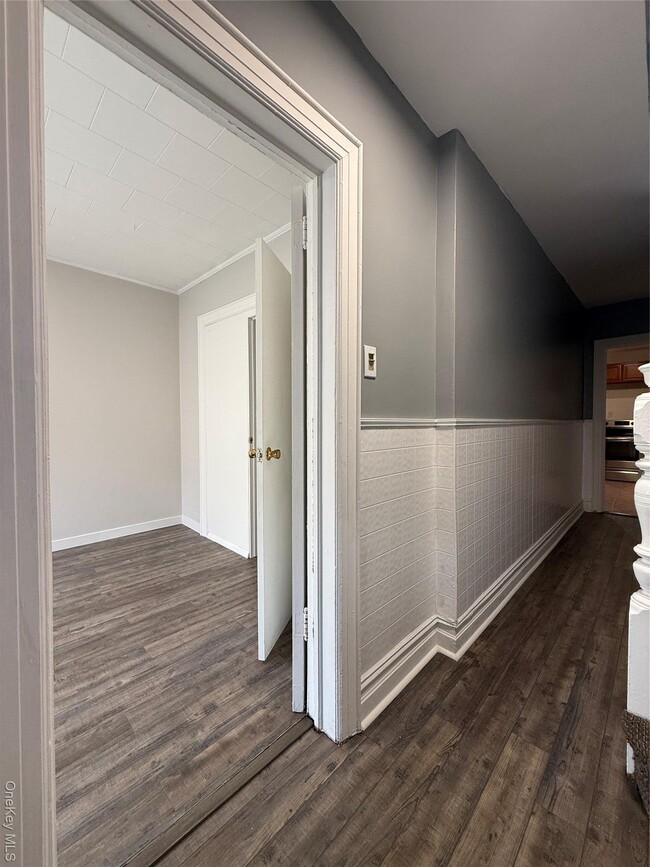 Photo - 43-13 25th Ave