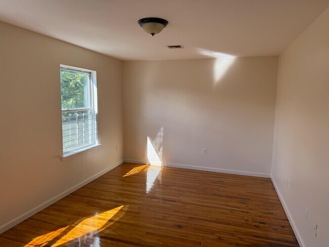 Photo - 99 Fulton Ave