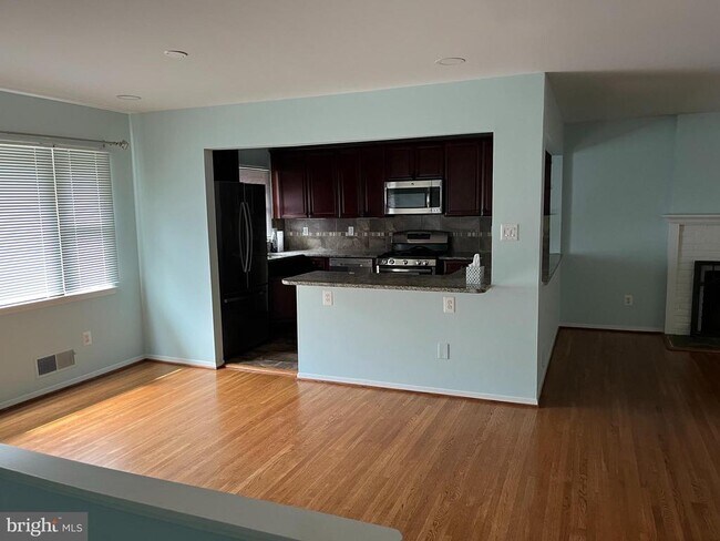 Photo - 5608 Heming Ave