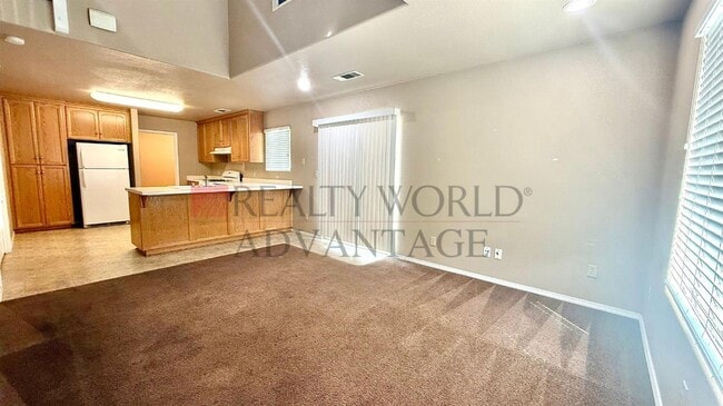 Photo - 54 E D St