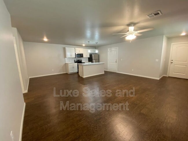 Photo - 11414 N Lincoln Blvd