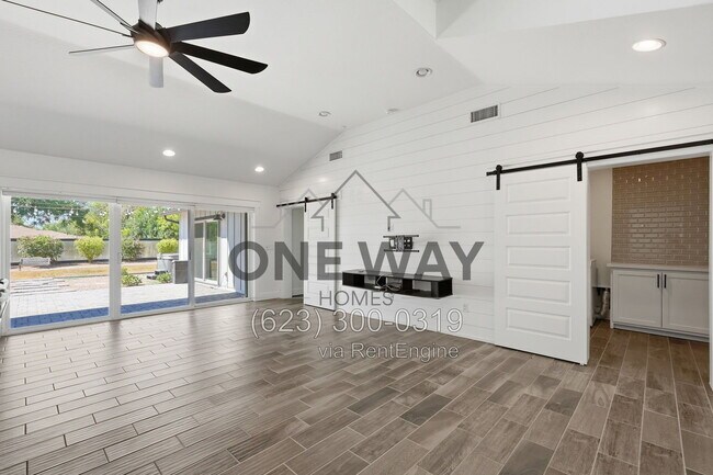 Photo - 4027 E Lewis Ave