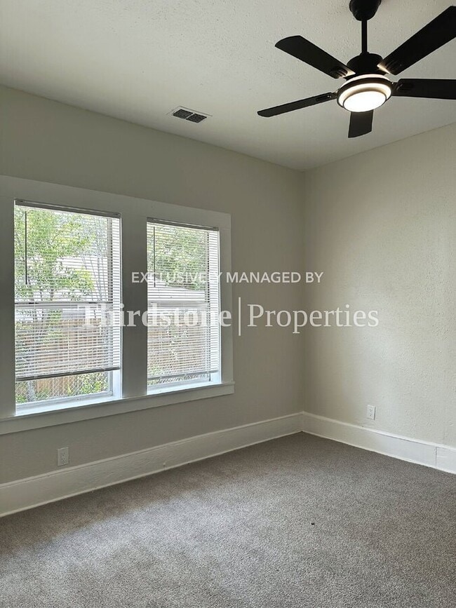 137 W 18th St