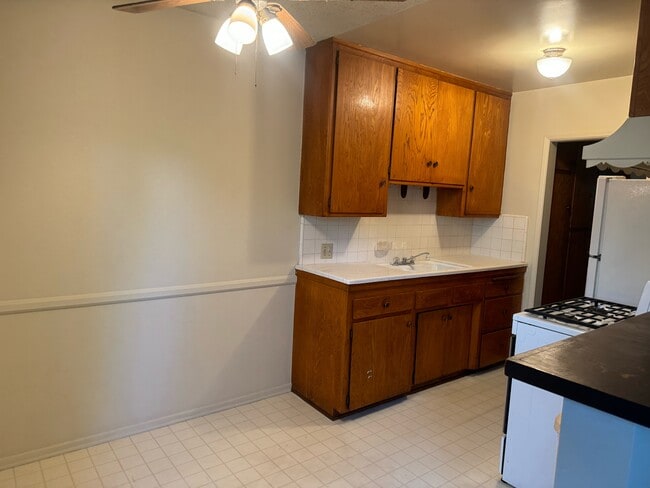 Photo - 1632 Stoner Ave