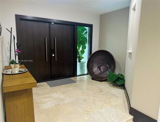 Photo - 247 Shore Dr S