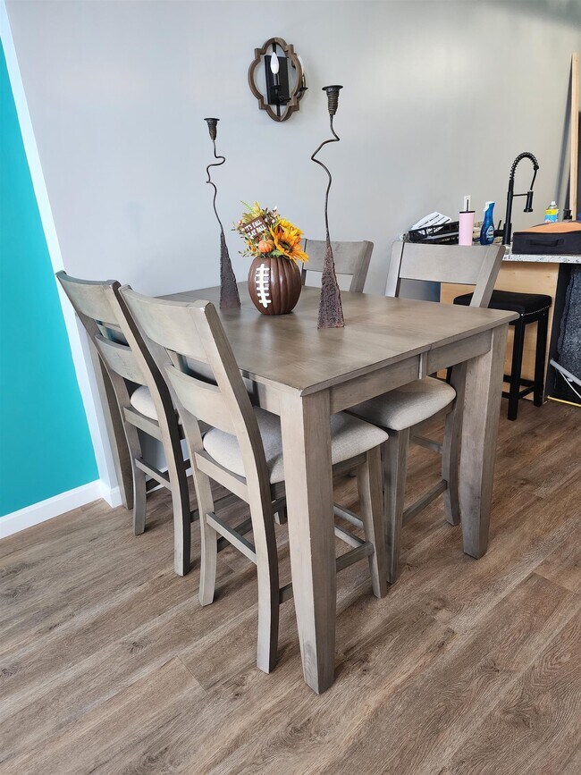 Photo - 100 Main St Unidad M19