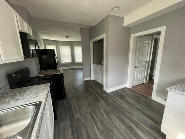 Photo - 2 Bedroom 1.2 bath in Moline