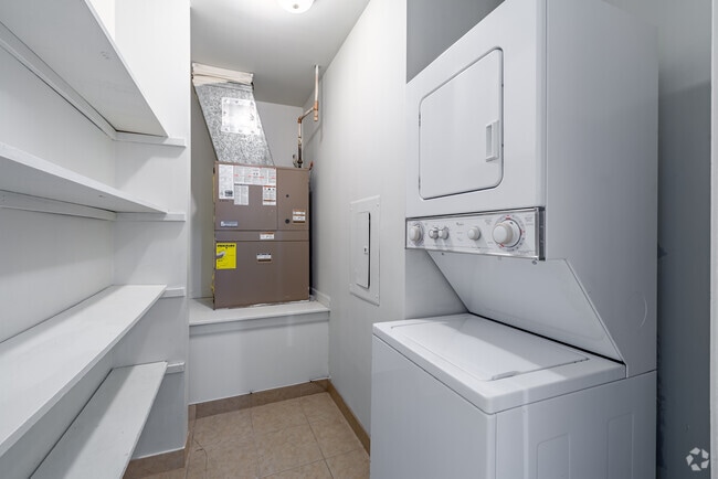 Platinum - 2BR, 1BA - 900SF - Laundry Room - Bradford Square